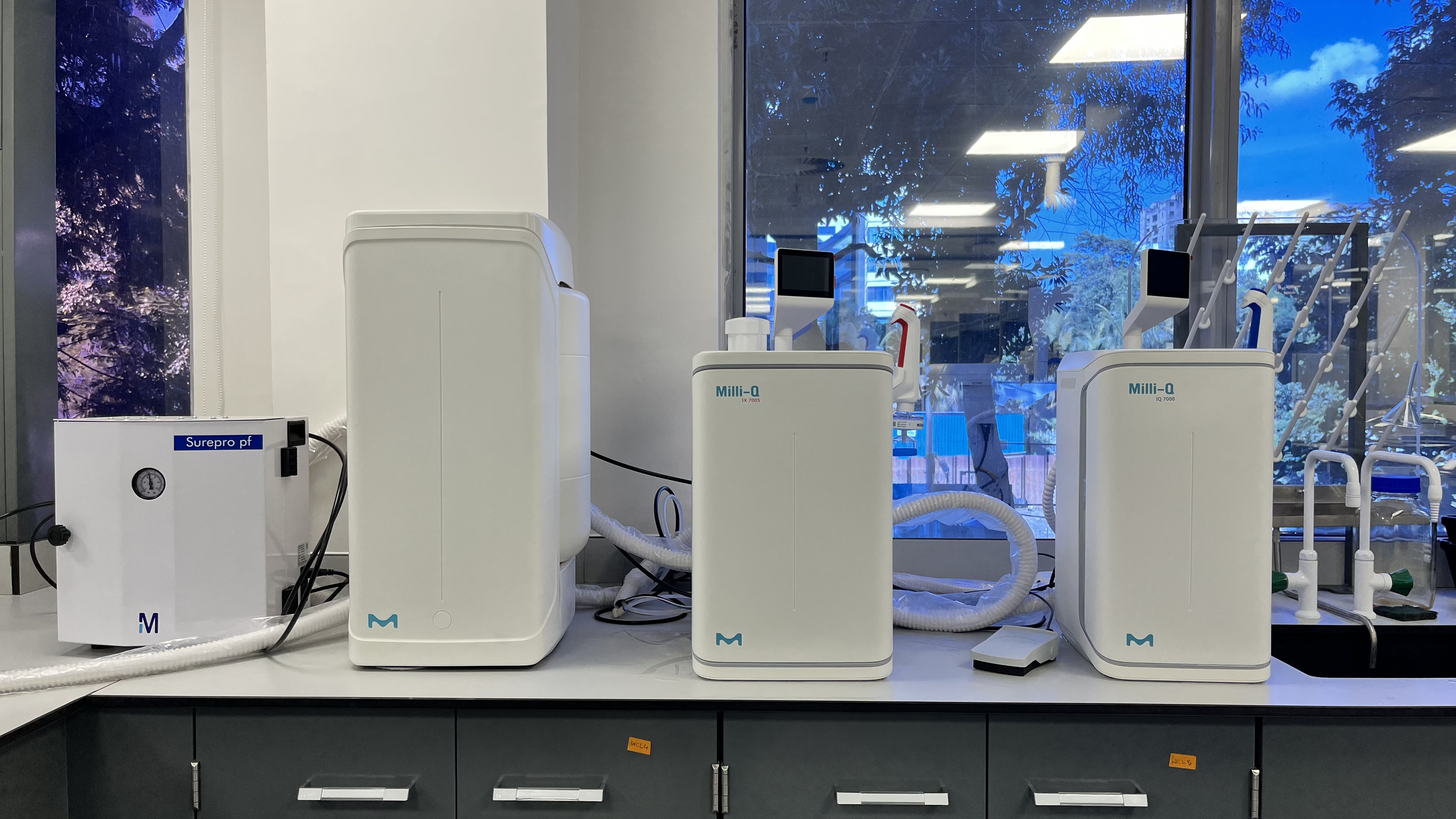 Mili-Q Deionized Water System